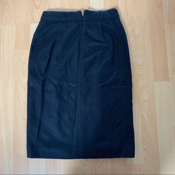 New Guess Skirt Size XS - Picture 5 of 9